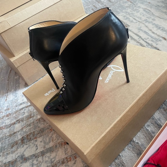 Shoes - Picture 2 of 5